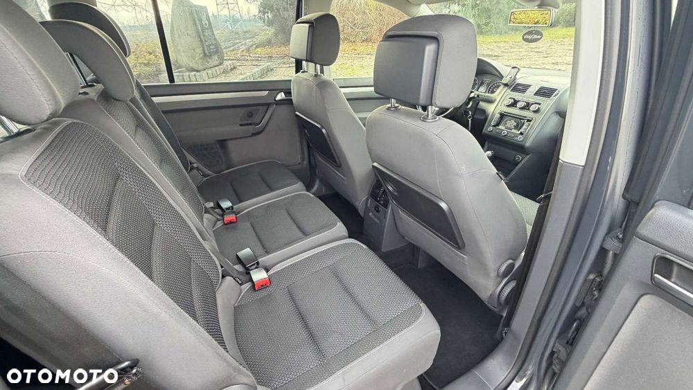 Volkswagen Touran - 23