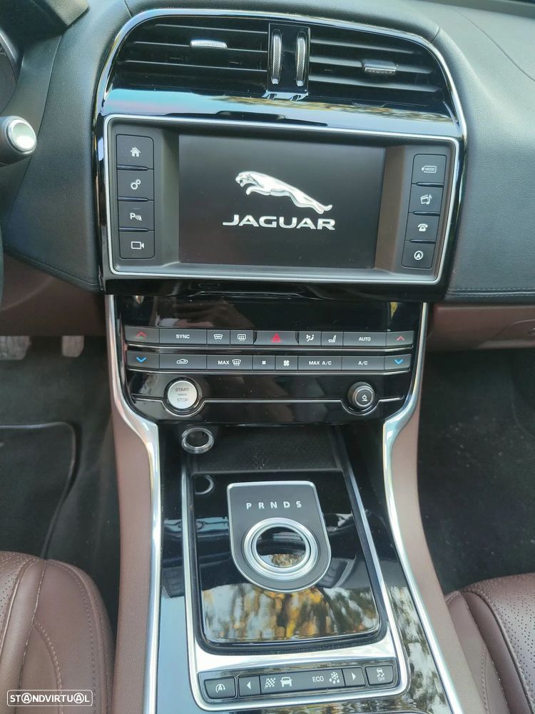 Jaguar XE 20d Aut. Prestige - 12