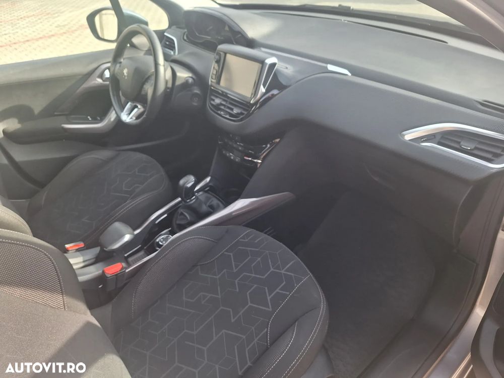 Peugeot 2008 1.6 BlueHDi FAP S&S Allure - 12