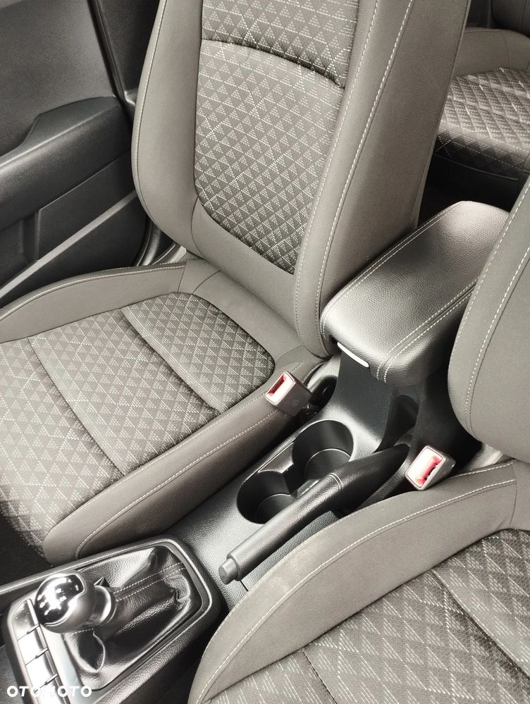 Kia Rio - 10