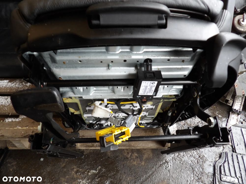 BMW - E84,X1 - FOTELE , KANAPA , BOCZKI - KOMPLET - OGRZEWANE - 5