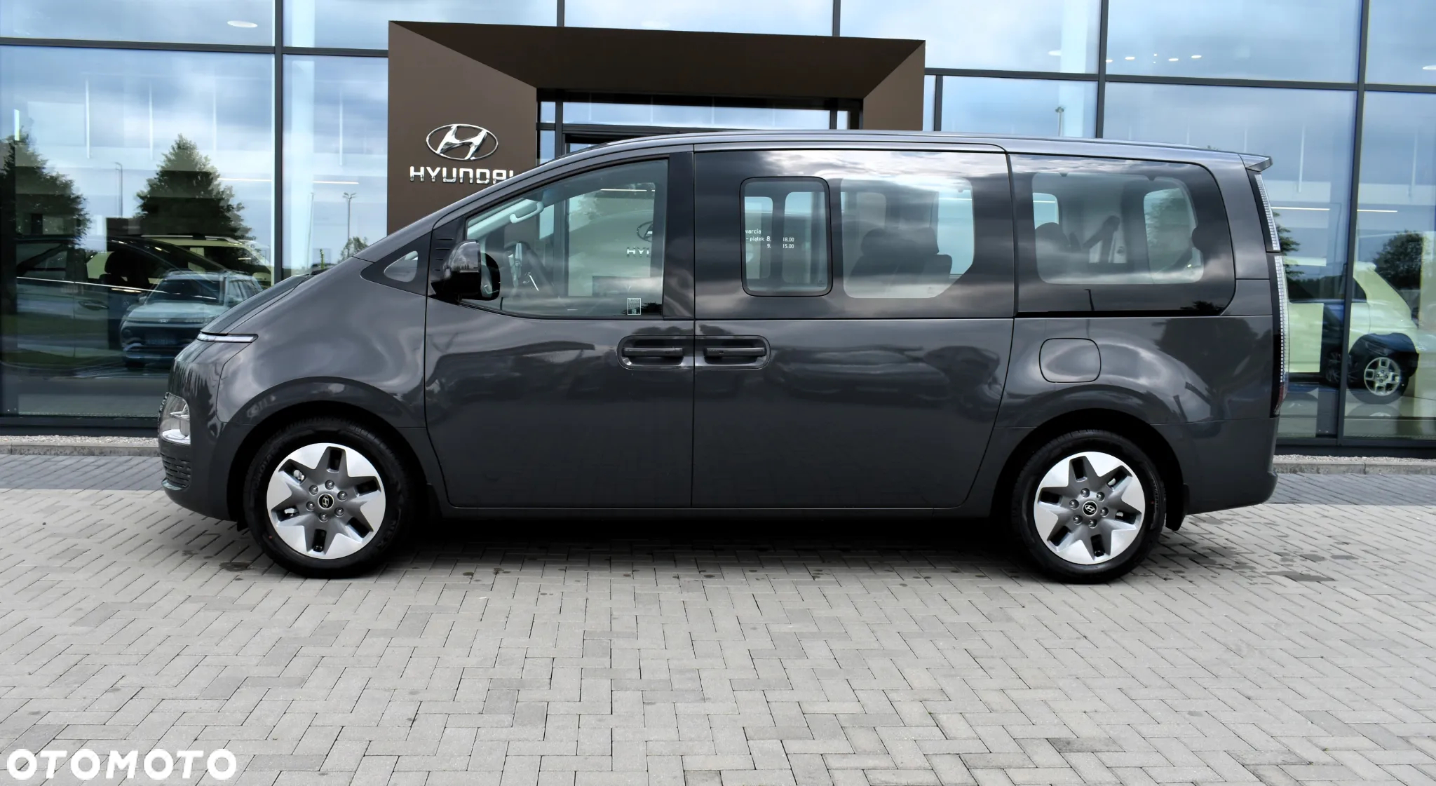 Hyundai Staria - 3