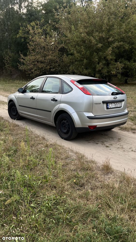 Ford Focus 1.6 16V Ambiente - 20