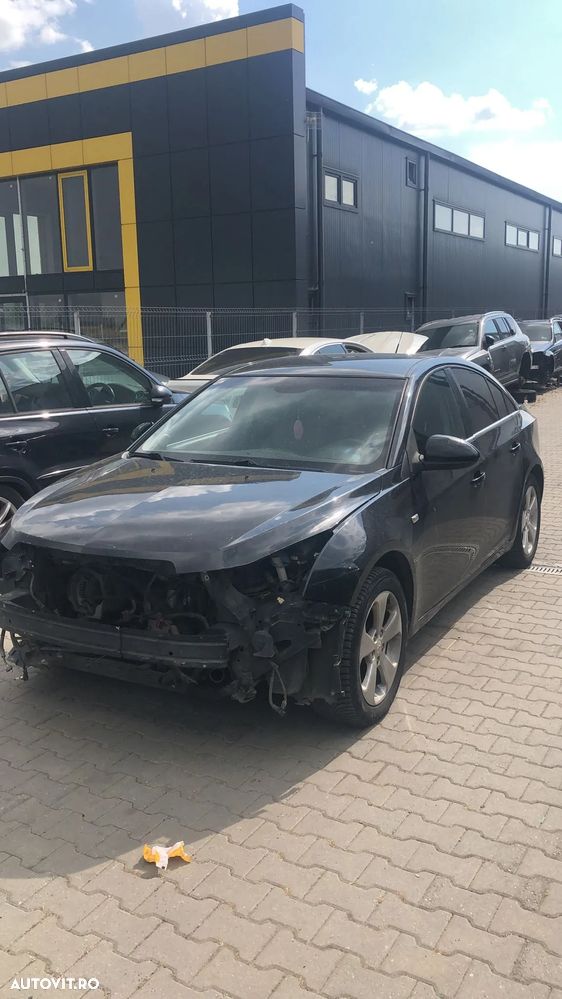 Dezmembram Chevrolet Cruze 2.0D  2010 automat - 3