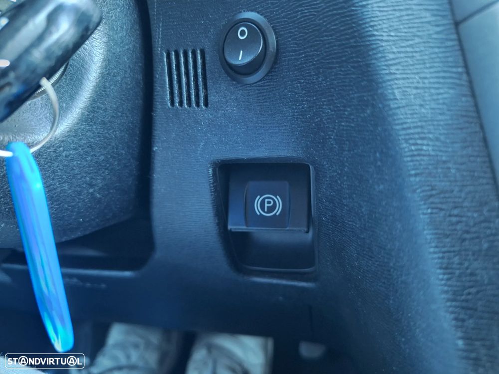 Toyota Avensis SD 2.0 D-4D Exclusive +Pele+GPS - 25