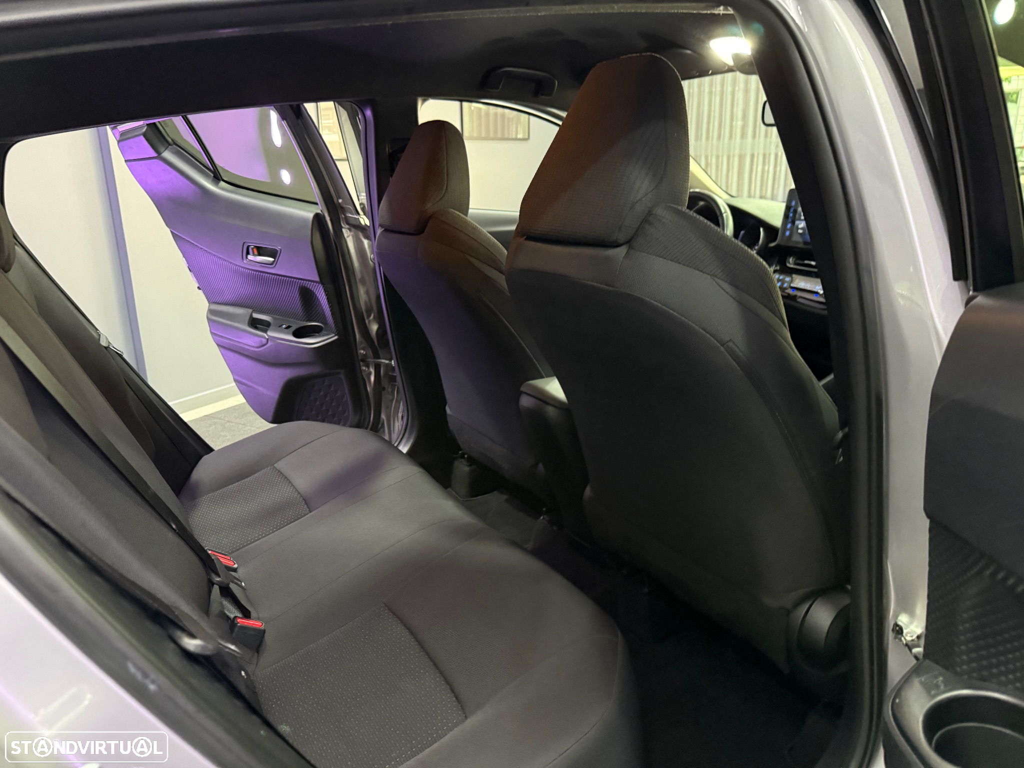 Toyota C-HR 1.2T Comfort+P.Style - 32