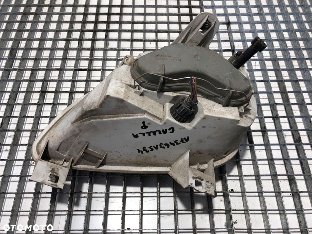 REFLEKTOR PRAWY PRZÓD  GAZ GAZELLE Autobus 2003 - 2013 2.1 TD 81 kW [110 KM] olej napędowy 2007 - - 3