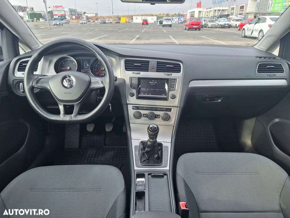 Volkswagen Golf 1.6 TDI BMT Comfortline - 10