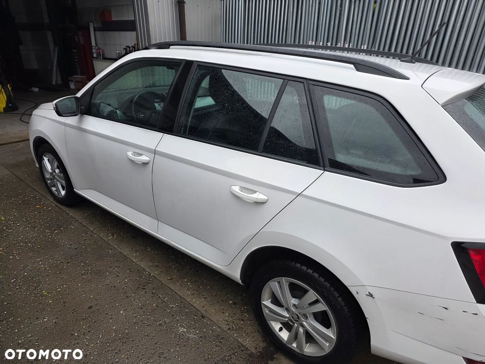 Skoda Fabia 1.0 TSI Ambition - 2