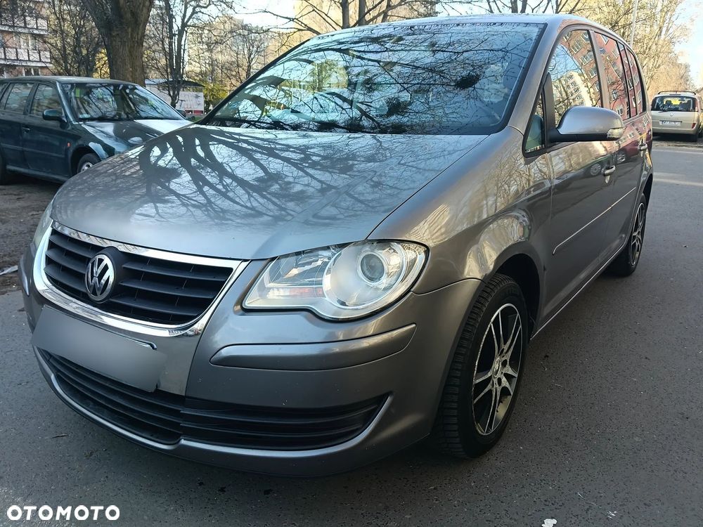 Volkswagen Touran 1.9 TDI Trendline DSG - 1