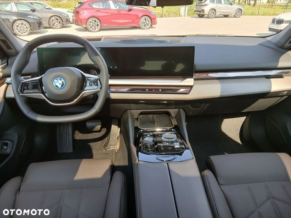 BMW Seria 5 550e xDrive PHEV - 14
