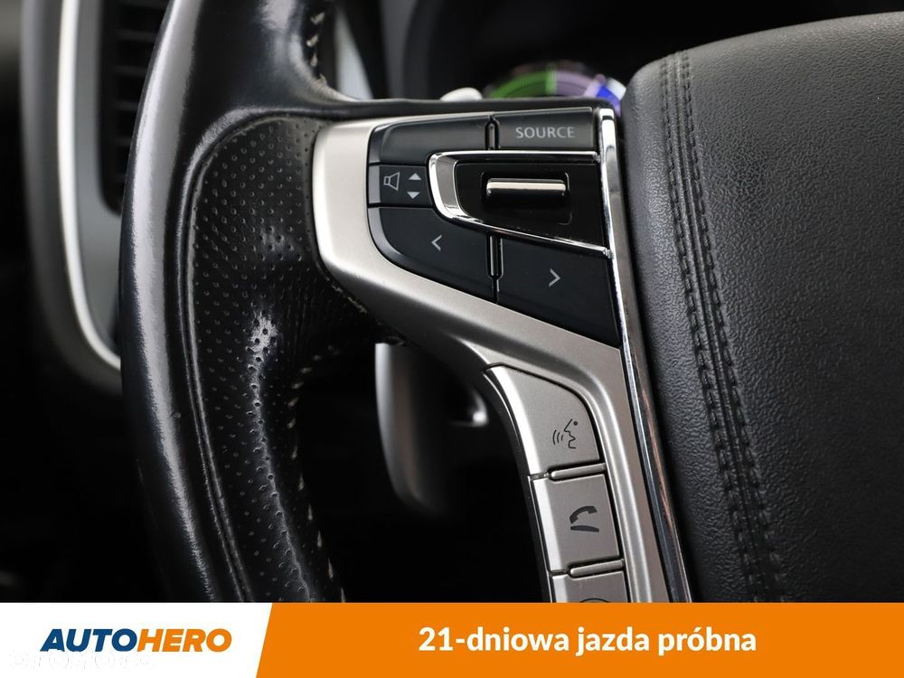 Mitsubishi Outlander - 30