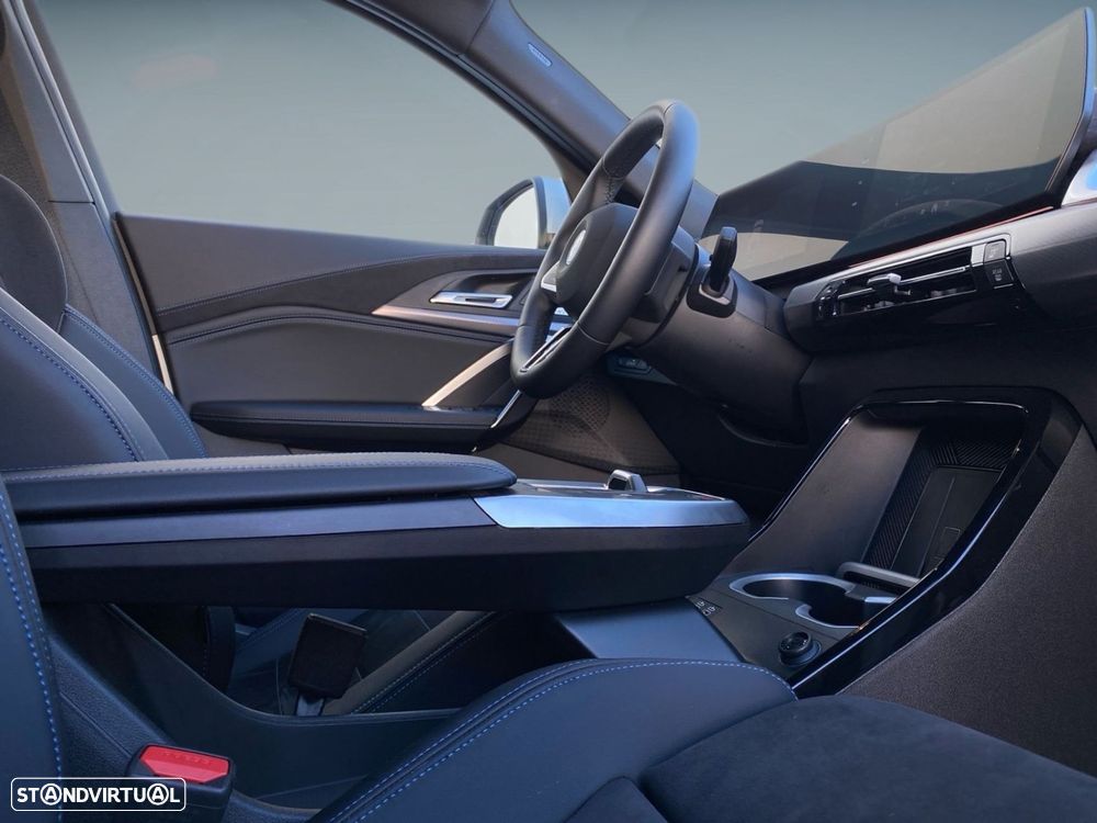 BMW iX2 eDrive20 Pack Desportivo M - 14