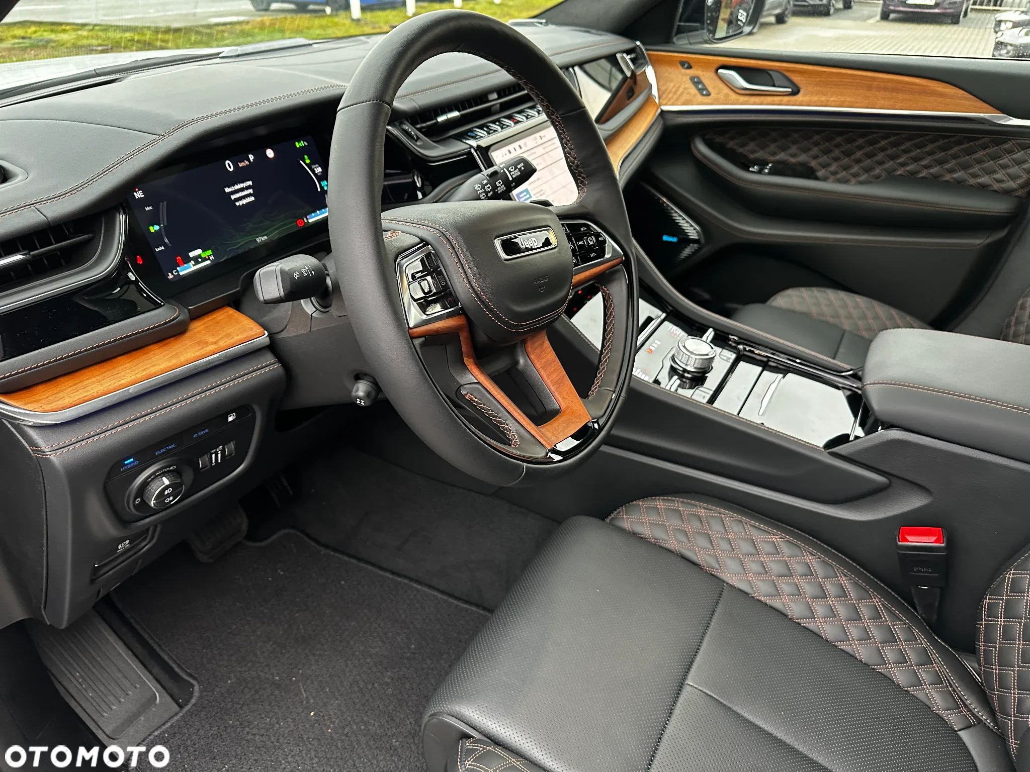 Jeep Grand Cherokee - 8