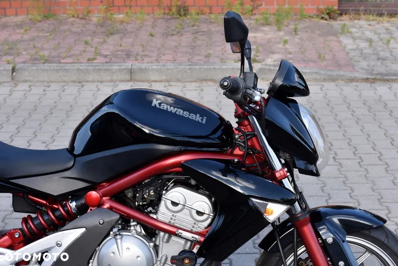 Kawasaki ER - 8