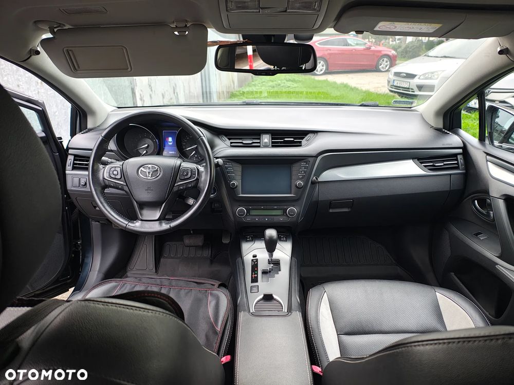 Toyota Avensis 2.0 Premium MS - 8