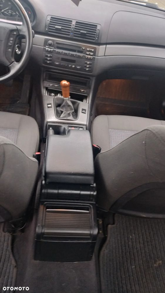 BMW Seria 3 318i - 15