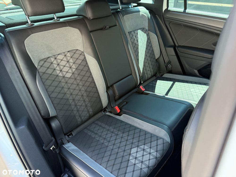 Volkswagen Tiguan 2.0 TDI SCR 4MotION DSG R-Line - 20