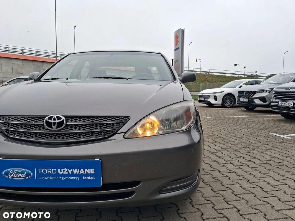 Toyota Camry 2.4 XLE - 19