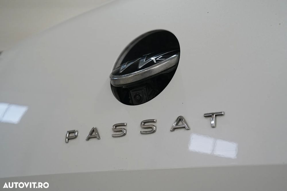 Volkswagen Passat - 30