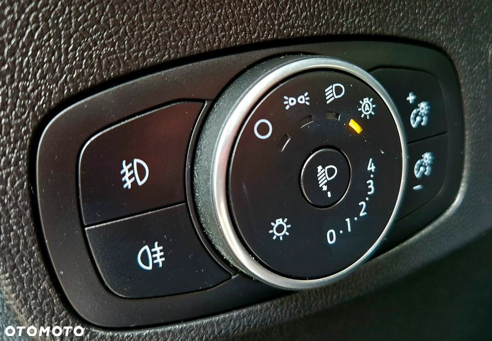 Ford Focus 1.5 EcoBlue STart-Stopp-System TITANIUM - 22