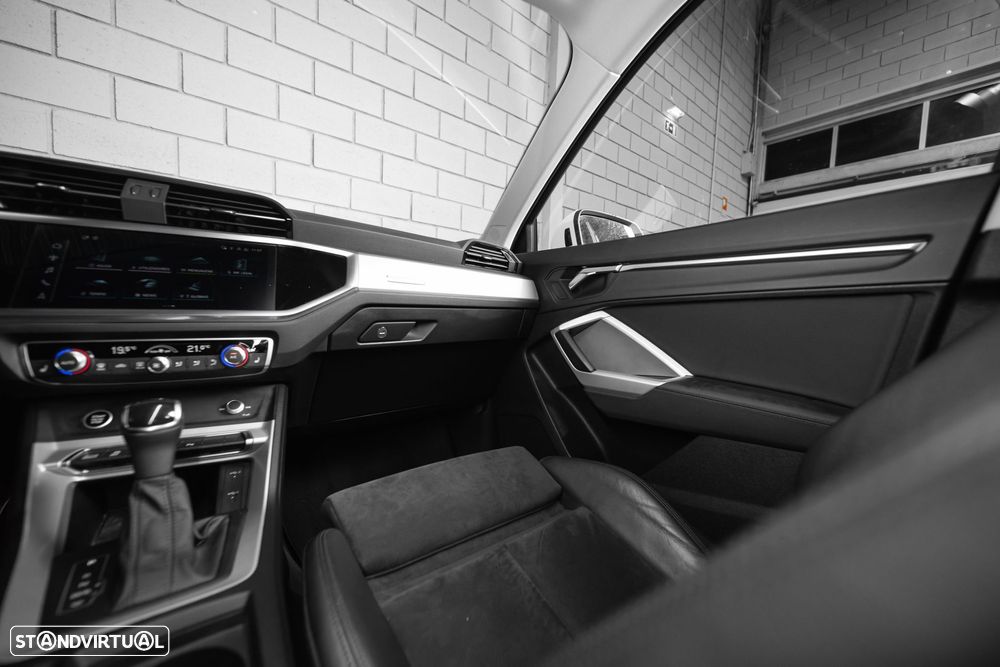 Audi Q3 45 TFSIe S line S tronic - 40