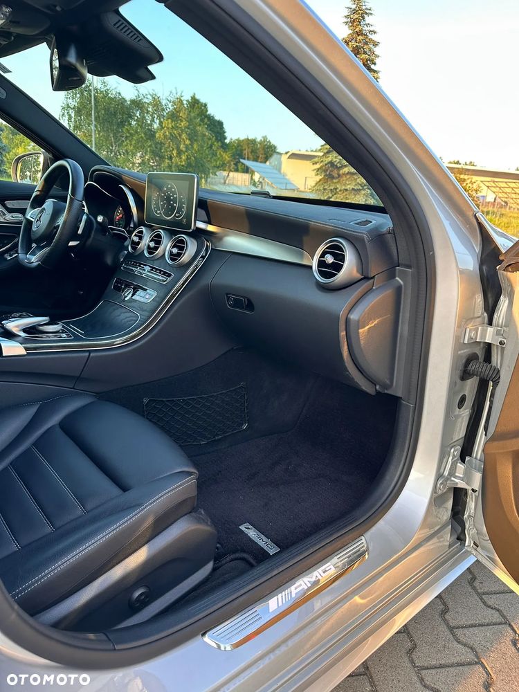 Mercedes-Benz Klasa C AMG 43 4Matic 9G-TRONIC - 29