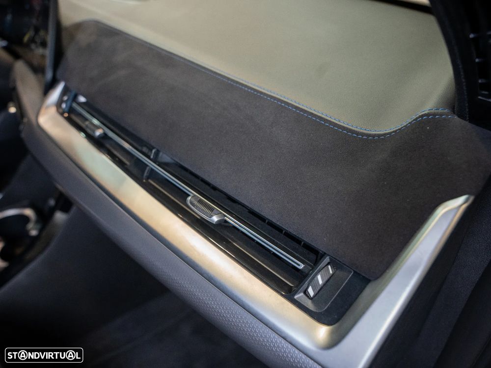 BMW iX2 eDrive20 Pack Desportivo M - 19