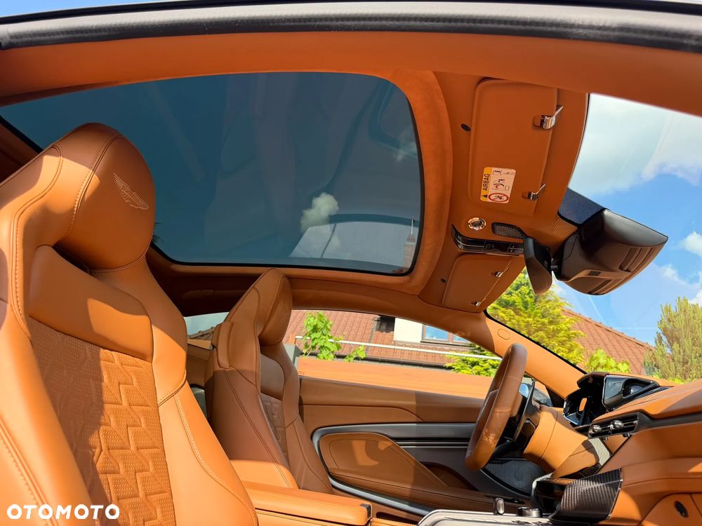 Aston Martin Vanquish - 9