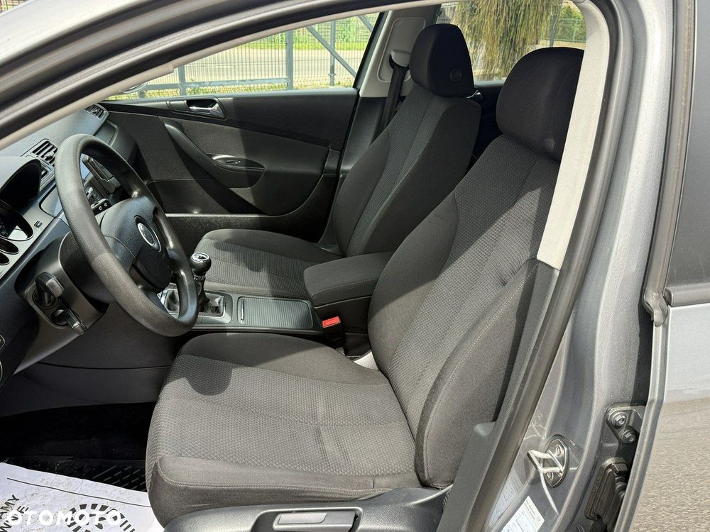 Volkswagen Passat - 18
