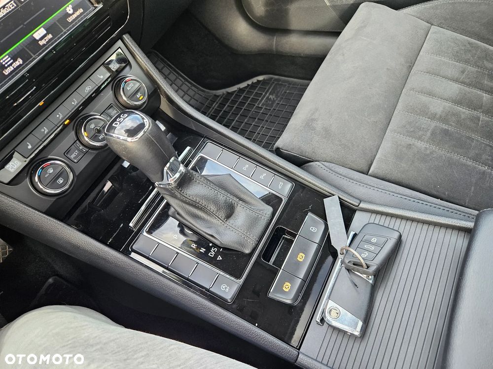 Skoda Superb 1.6 TDI DSG Style - 22