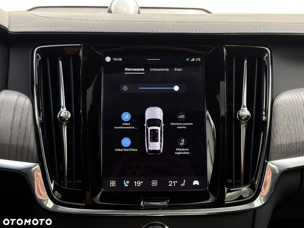 Volvo V90 Cross Country - 33