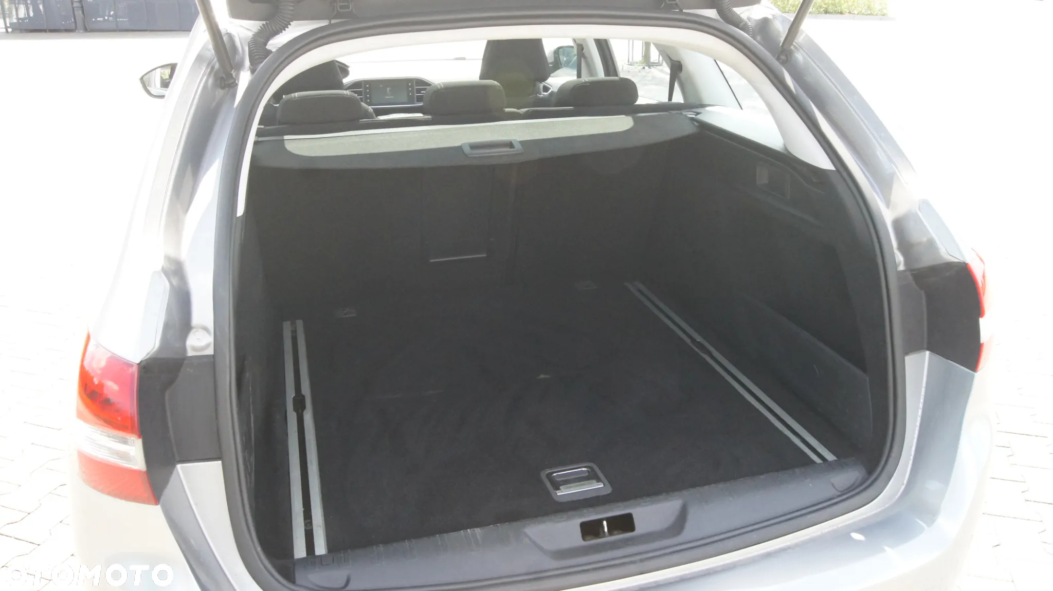 Peugeot 308 SW BlueHDi 120 Stop & Start Allure - 19