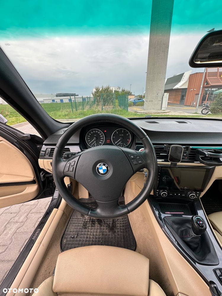 BMW Seria 3 318d - 4