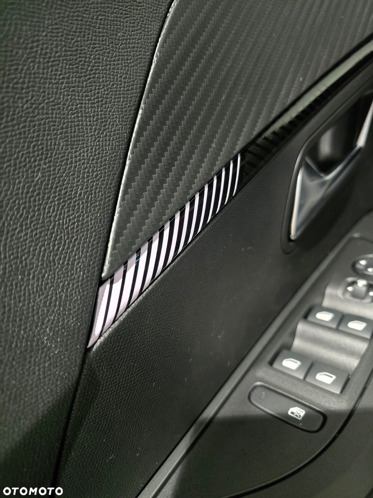 Peugeot 2008 PureTech mHEV Allure e-DCS6 - 21