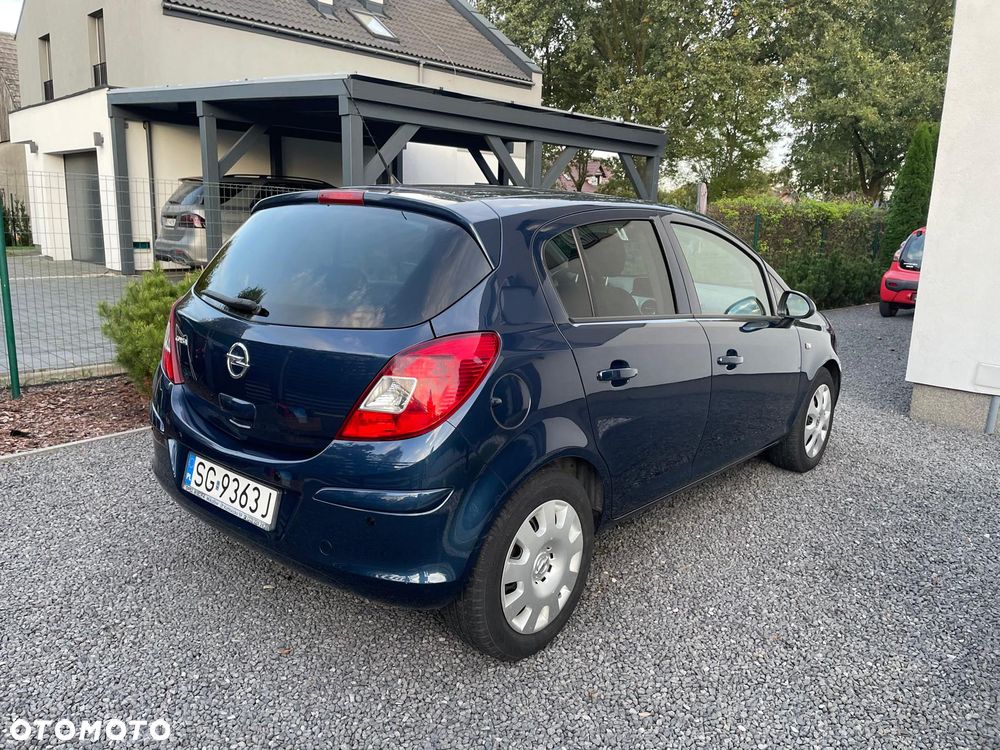 Opel Corsa 1.4 16V Cosmo - 4