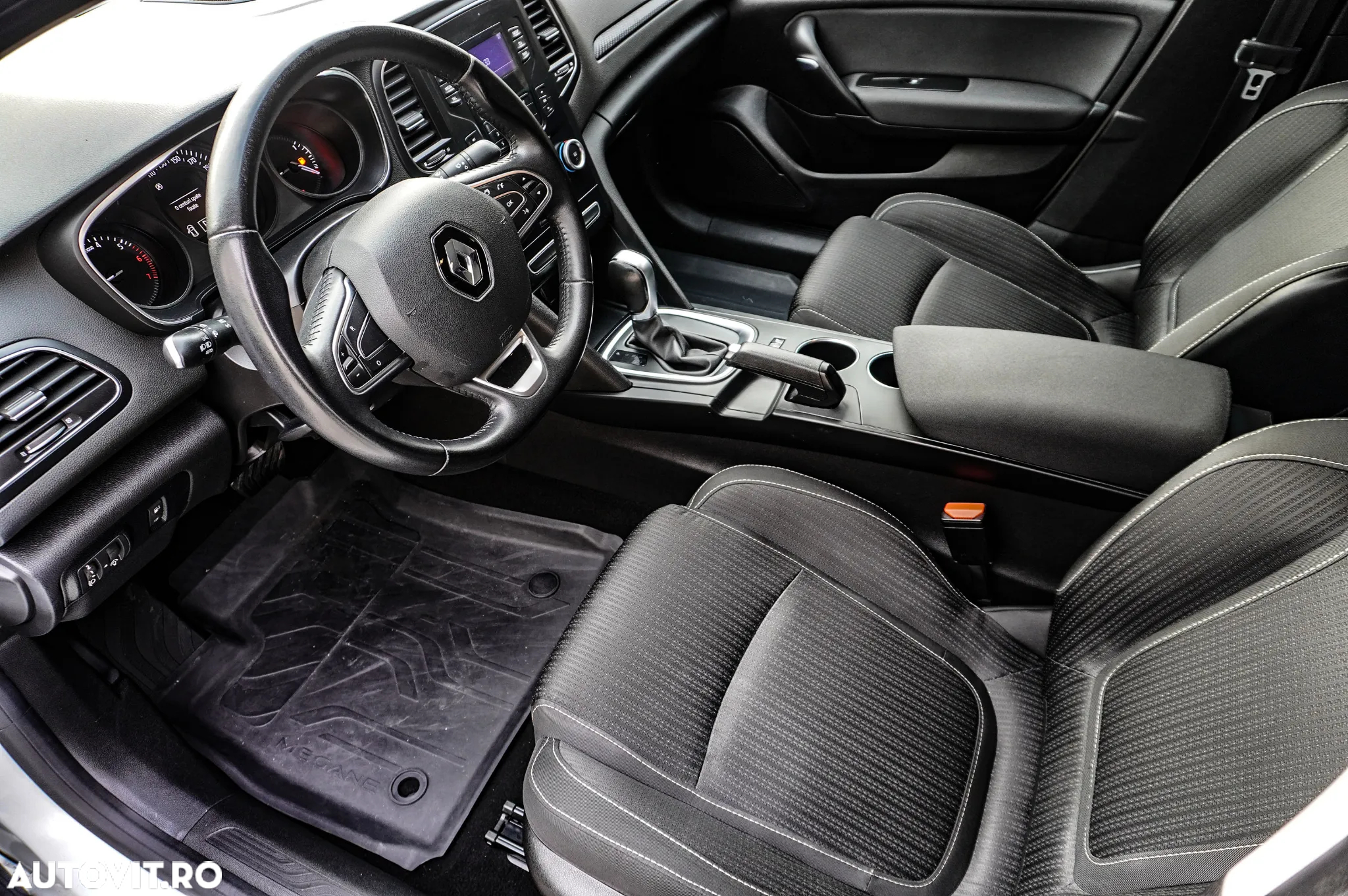 Renault Megane TCe 140 EDC GPF Intens - 12