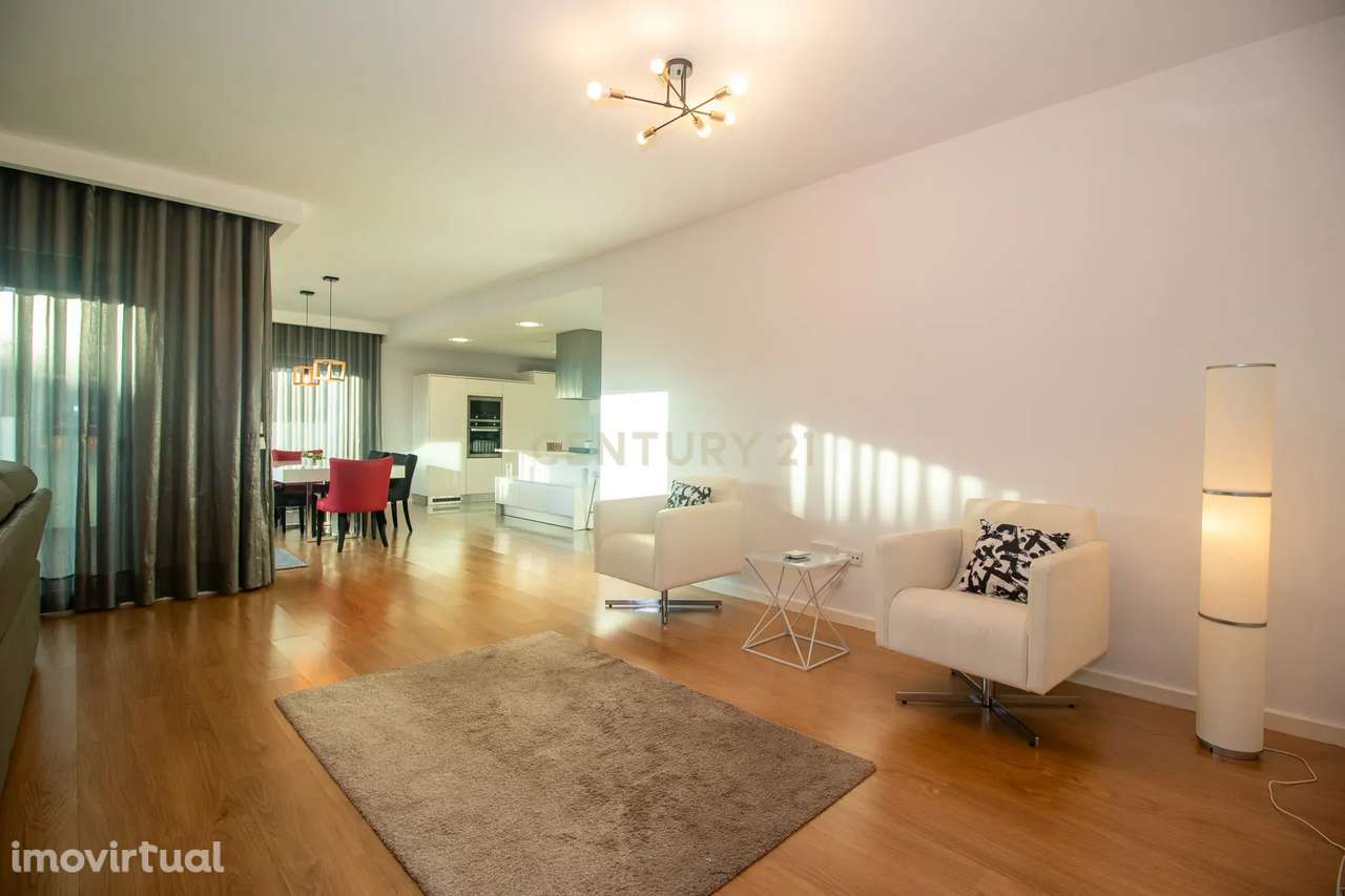 Viva o Luxo à Beira-Mar: Moradia Espetacular T5 com Piscina na Deslumb - Grande imagem: 4/60