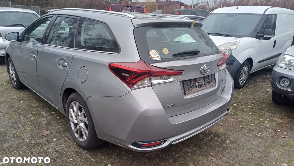 Toyota Auris 1.2 T Premium - 2