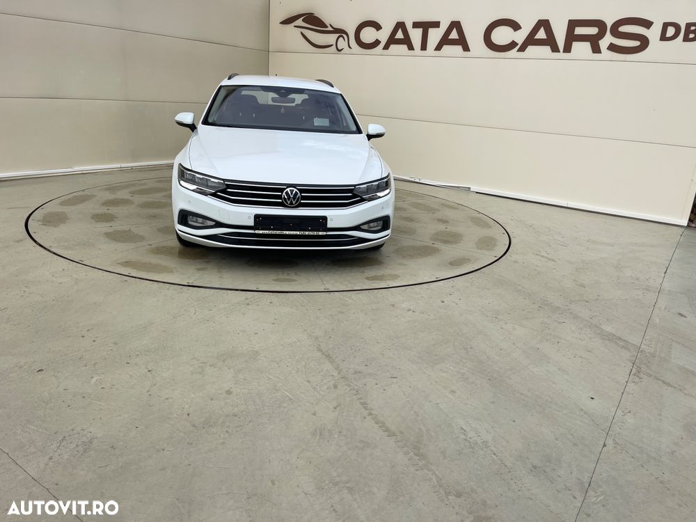Volkswagen Passat - 1