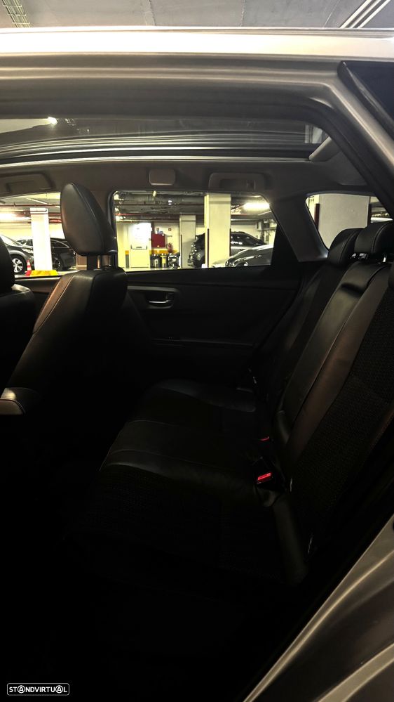 Toyota Auris Touring Sports 1.8 HSD Exclusive +Sky+Navi - 5