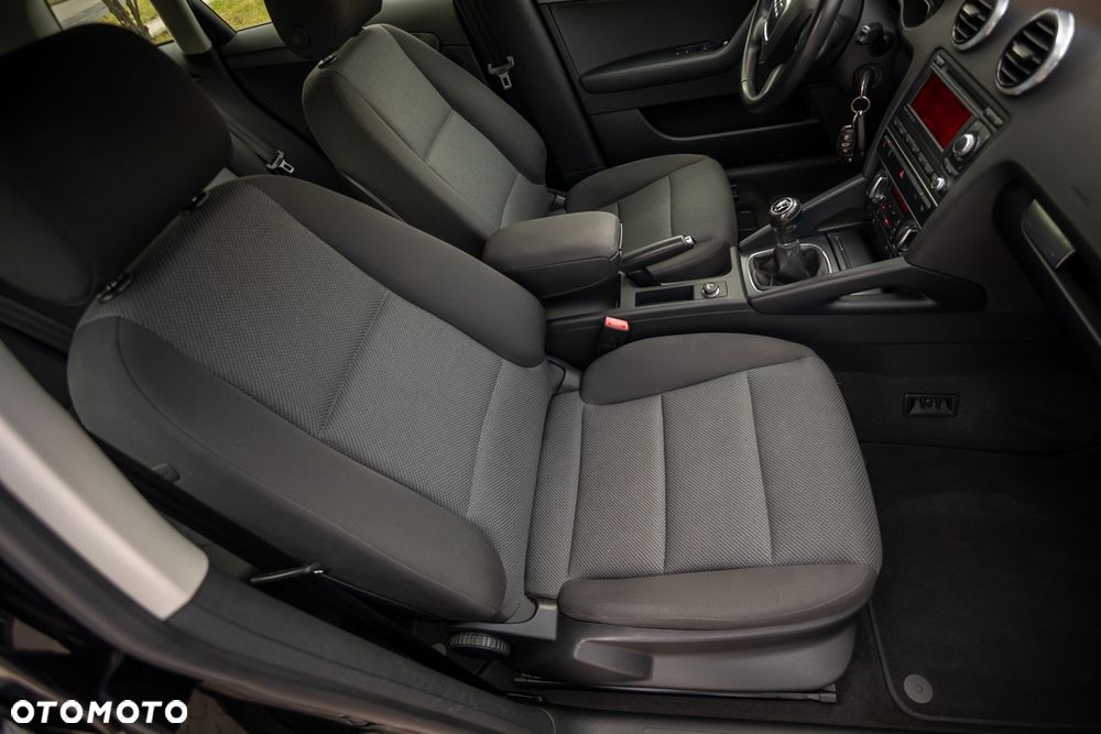 Audi A3 Sportback 2.0 TDI DPF Ambiente - 20