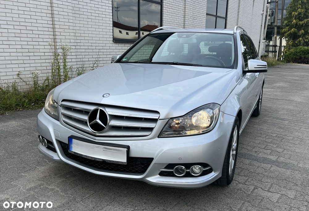 Mercedes-Benz Klasa C 220 CDI DPF (BlueEFFICIENCY) - 5