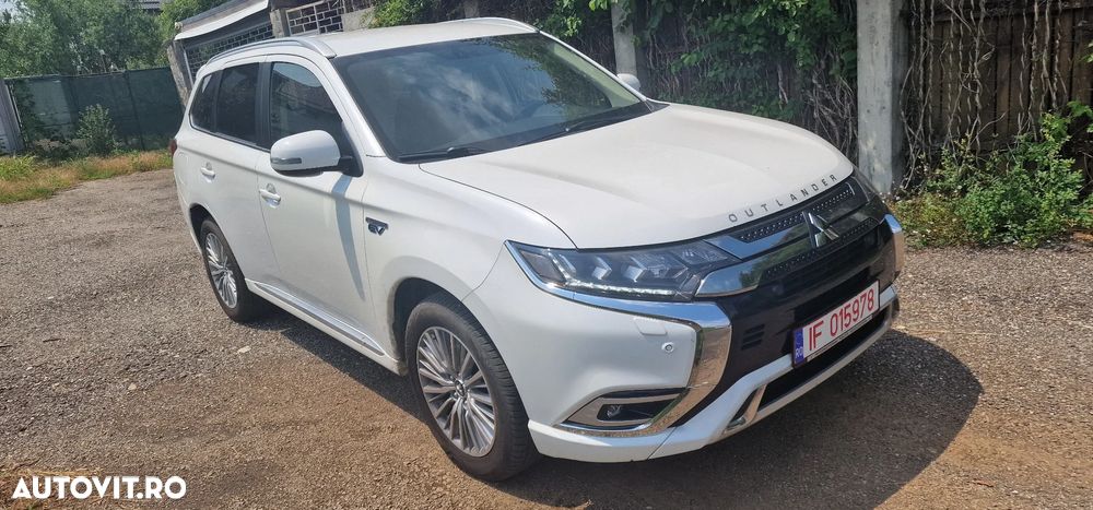 Mitsubishi Outlander PHEV 2.4 L 4X4 Instyle+ - 2