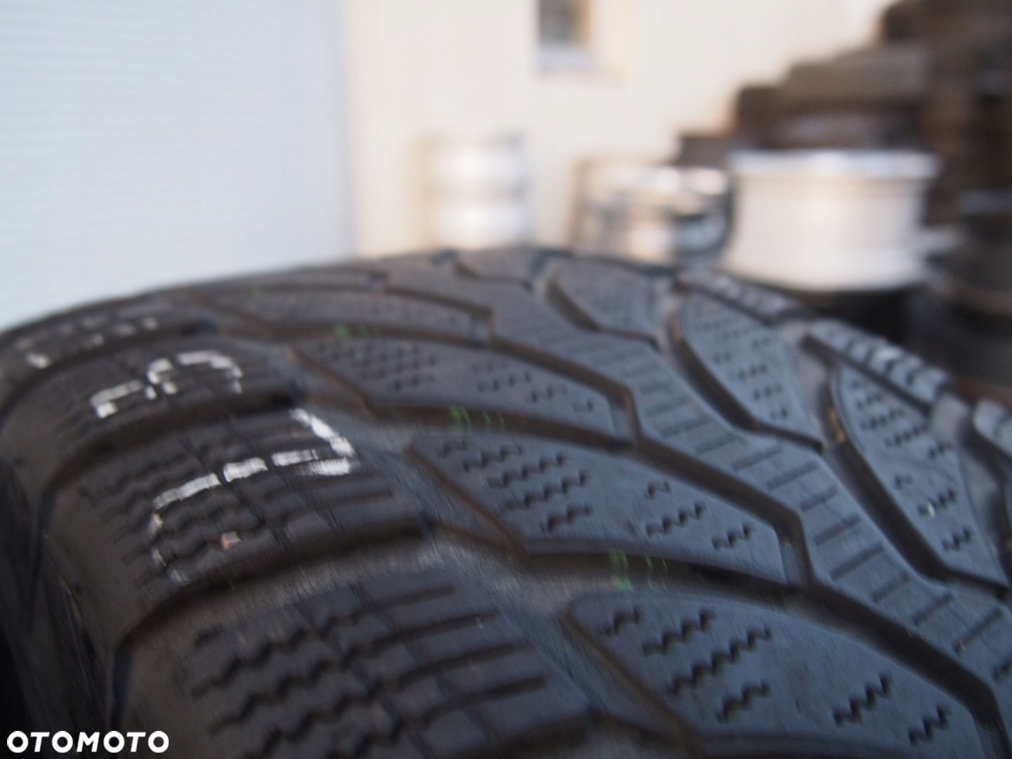 BRIDGESTONE BLIZZAK LM-32 225/60R17 102H 4X - 2