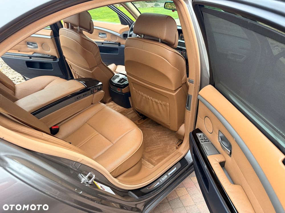 BMW Seria 7 - 18