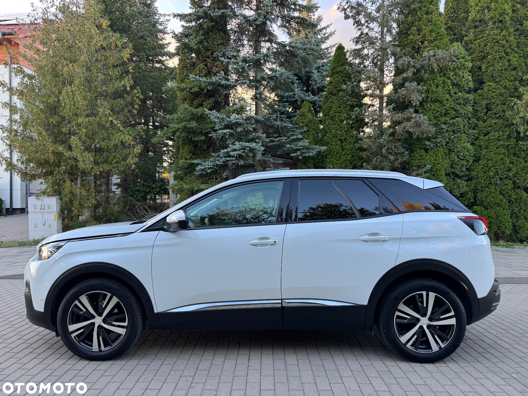 Peugeot 3008 PureTech 130 Stop & Start GPF EAT8 Allure Business-Paket - 8