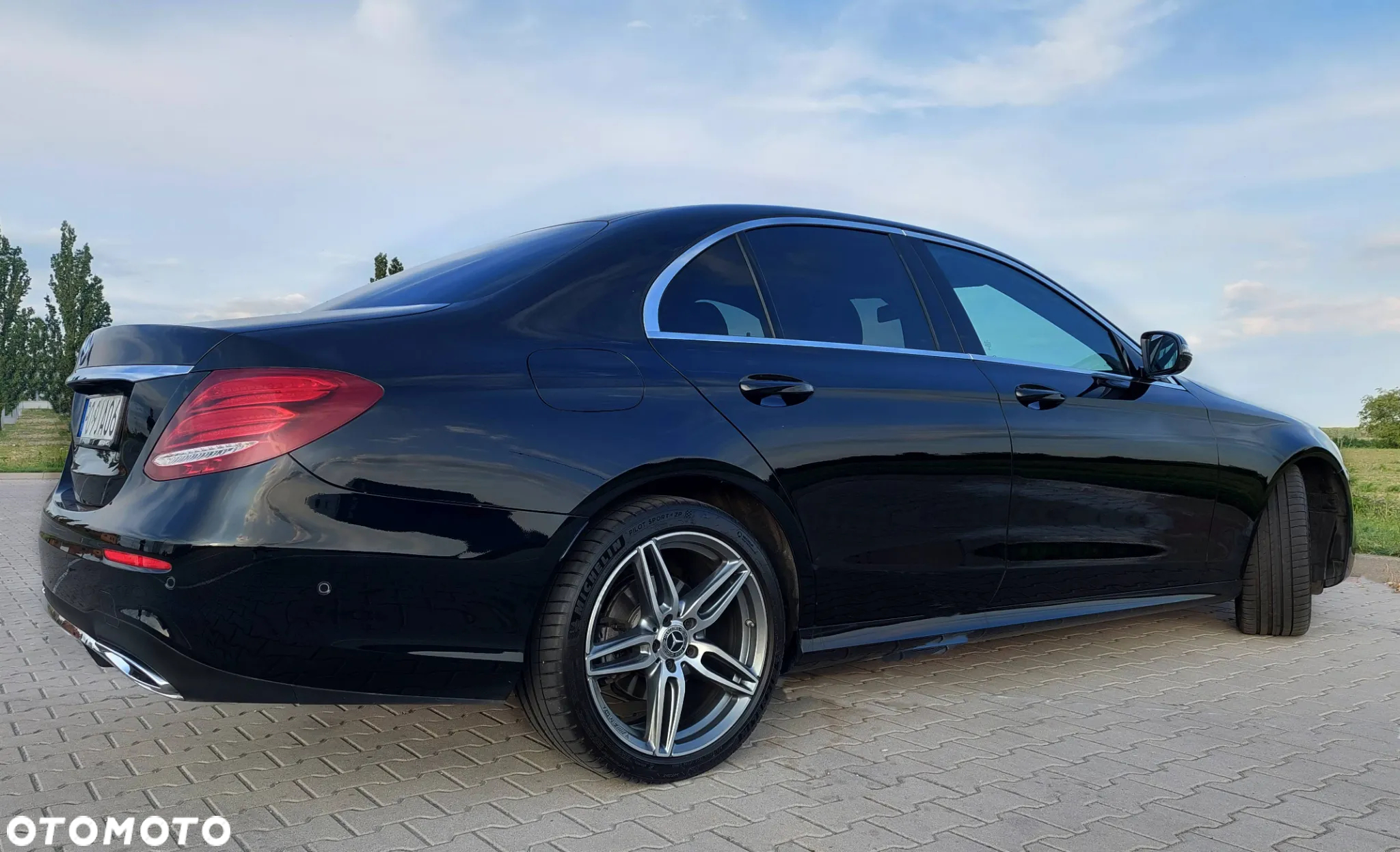 Mercedes-Benz Klasa E 220 d 4-Matic 9G-TRONIC - 18