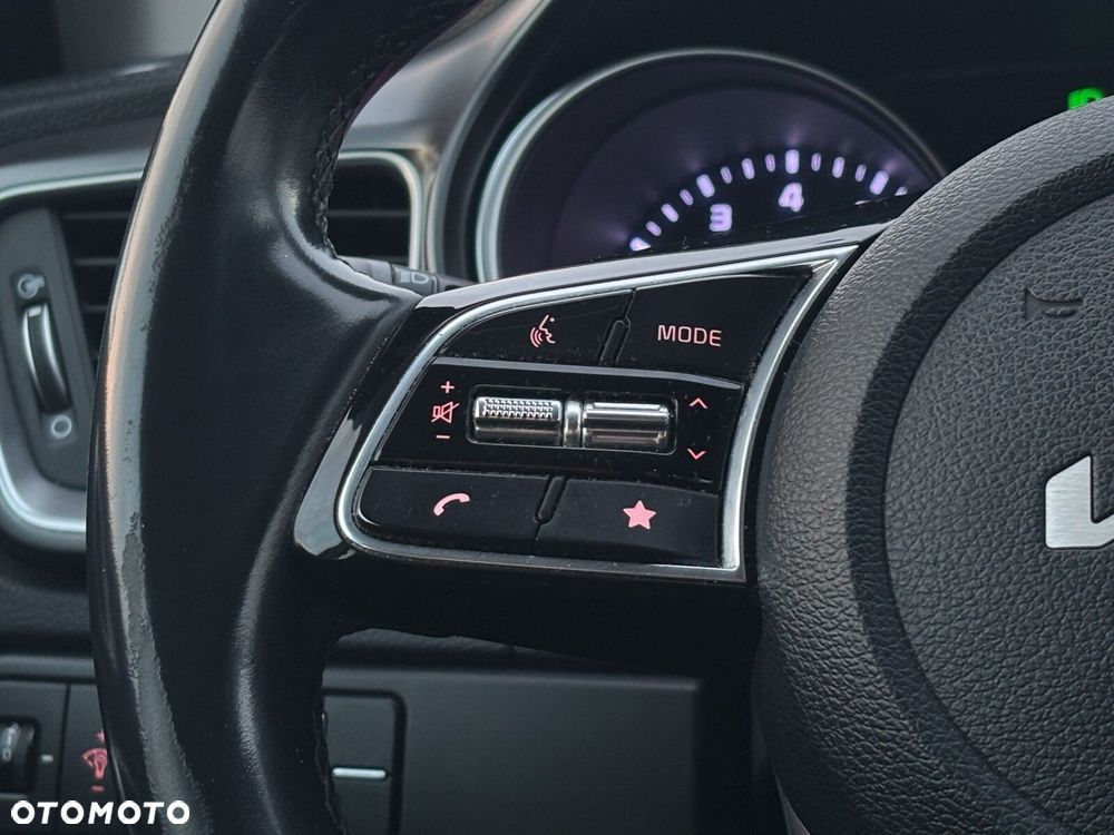 Kia Ceed 1.5 T-GDI M - 13