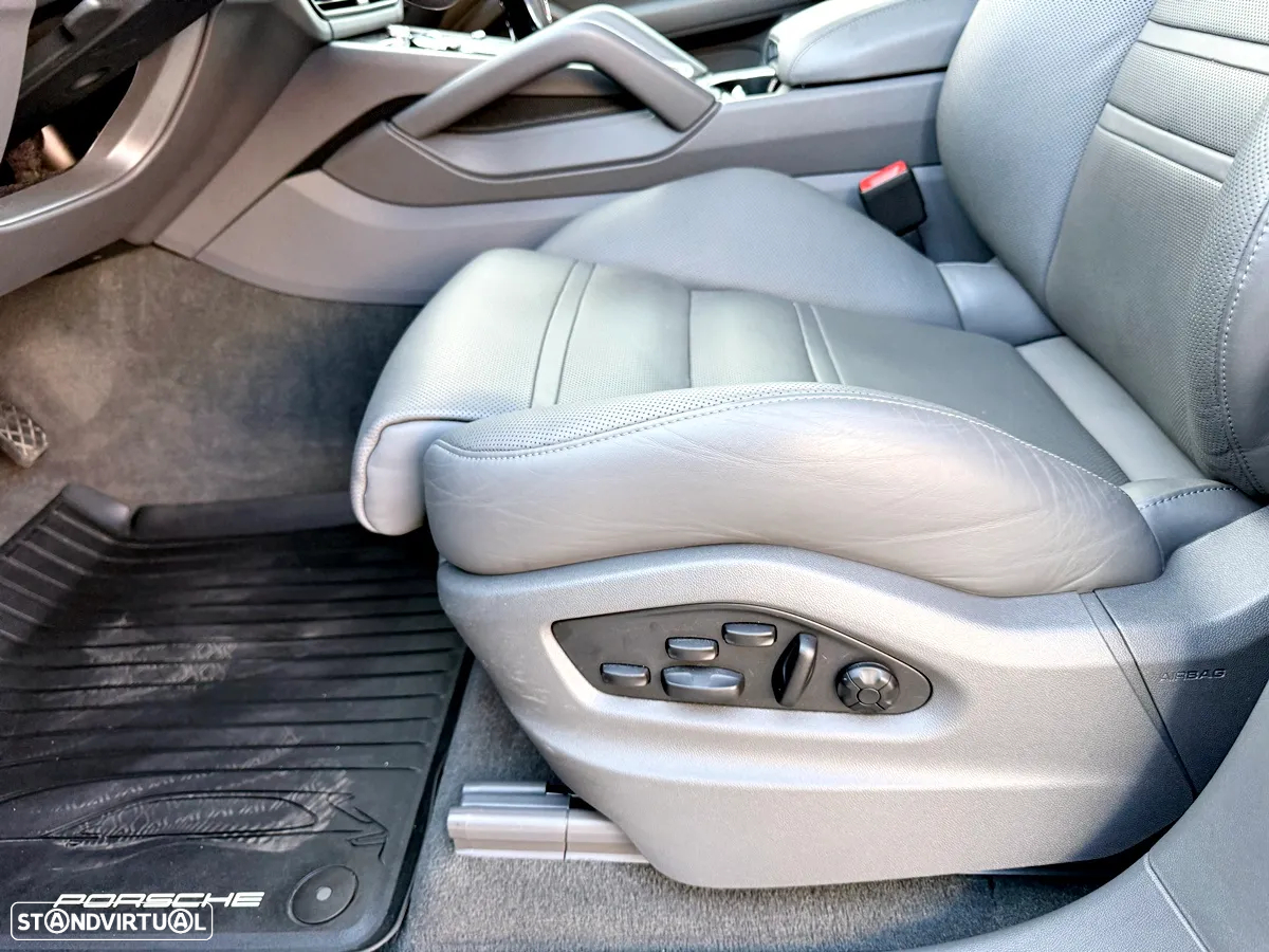 Porsche Cayenne Coupé E-Hybrid - 22